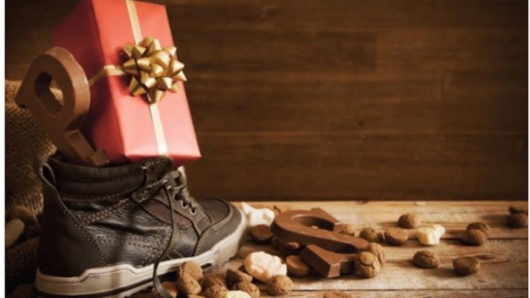 Sinterklaascadeaus en strooigoed bij schoen