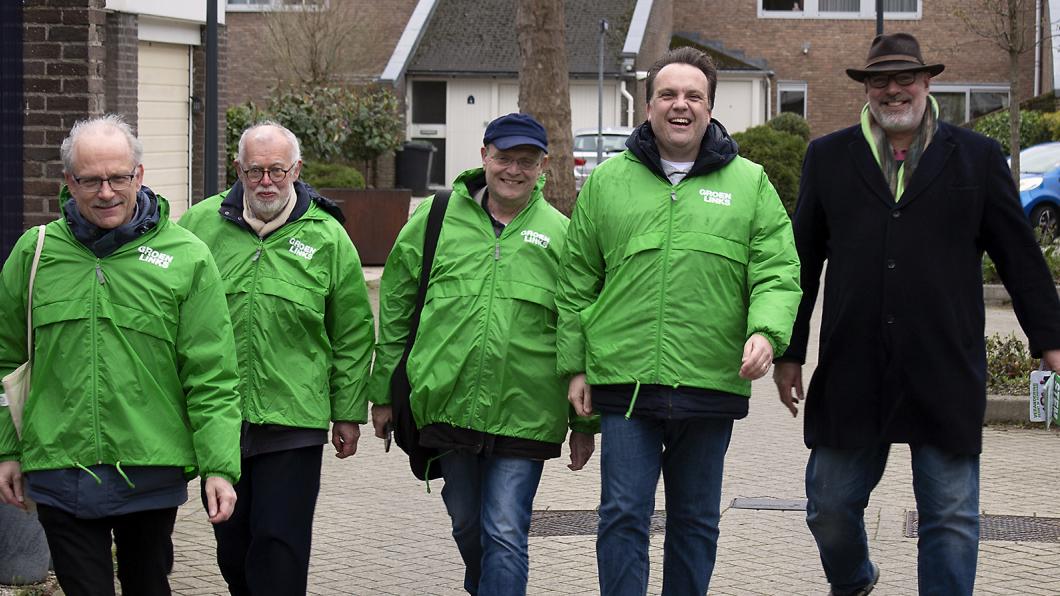 Zes GroenLinksers trokken vandaag door Kethel-Oost Zes GroenLinksers trokken vandaag door Kethel-Oost